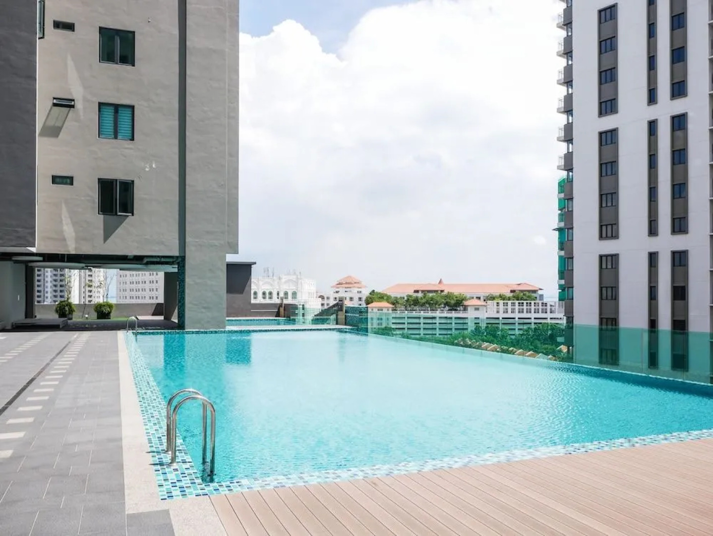 May Full Seaview Luxury Suite