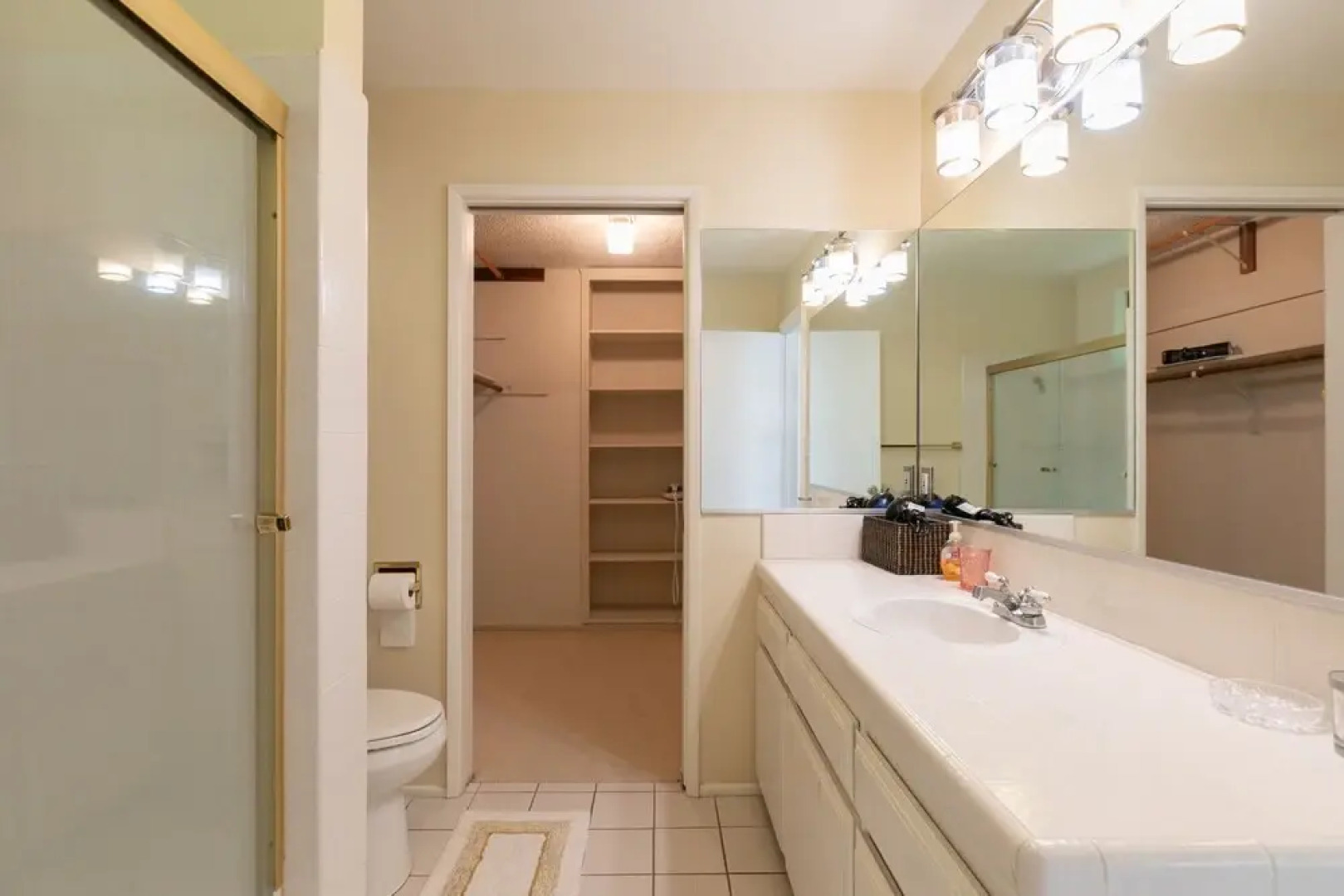 Sunny Pasadena Mansion, Sparkling Heated Pool & Projector Room!