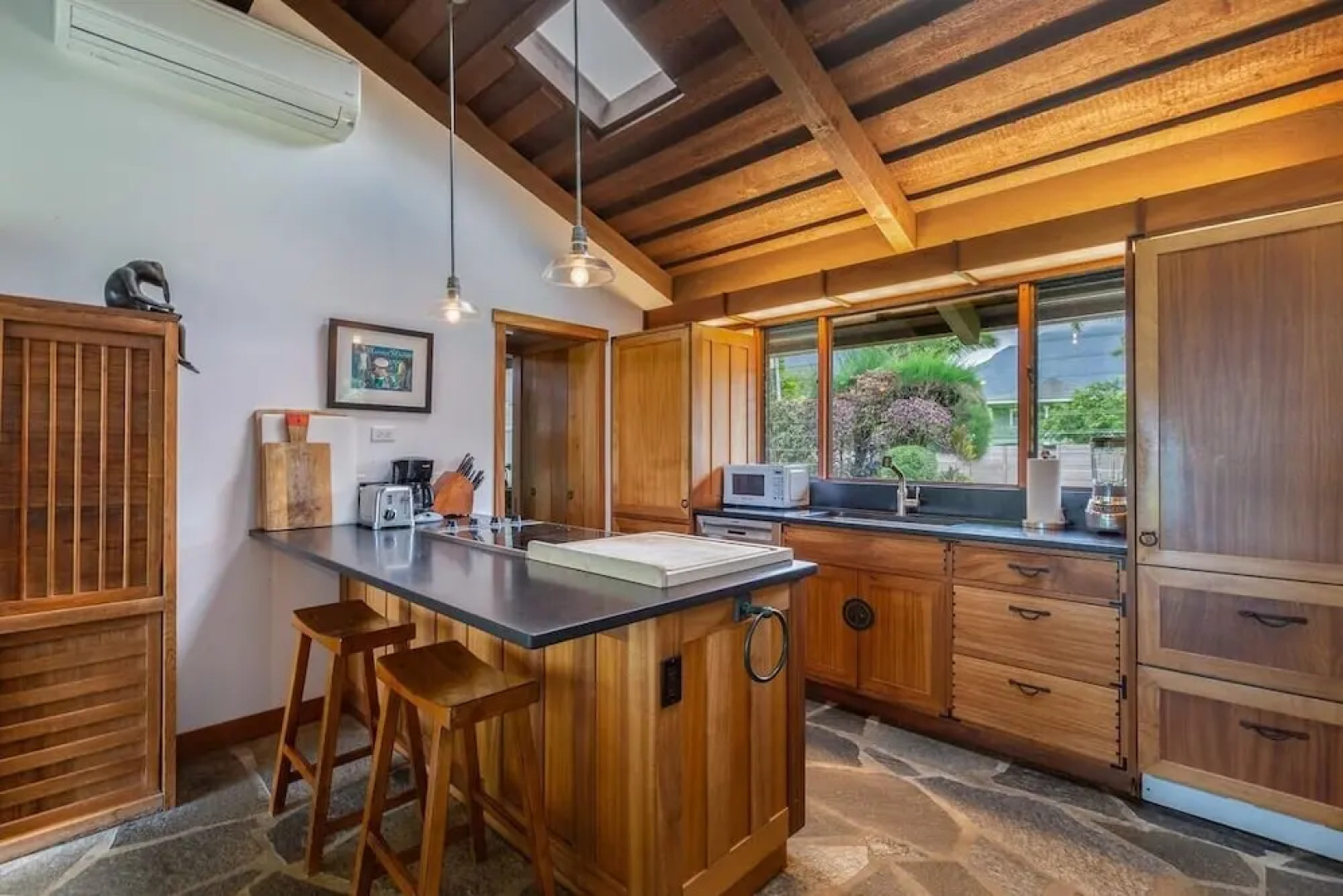 Hale Maluhia Hanalei 1 Bedroom Home by RedAwning