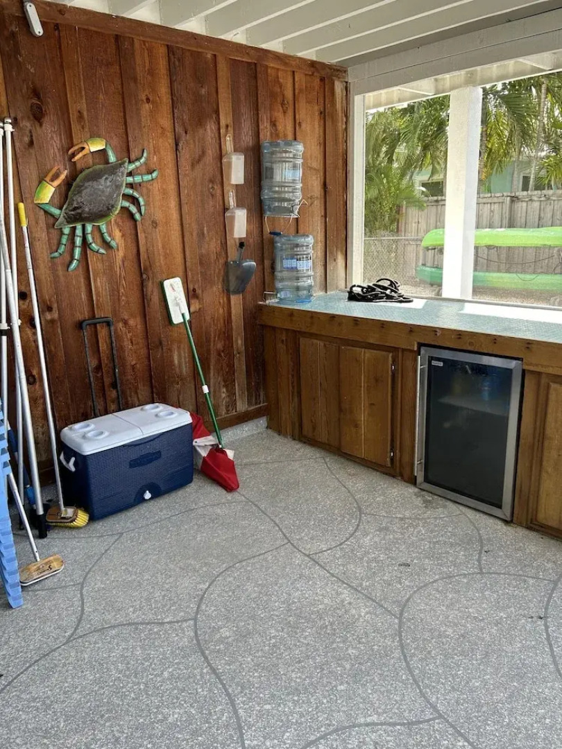 Beautiful Updated Stilted Home Makes For A Super Getaway. 3 Bedroom Home by RedAwning