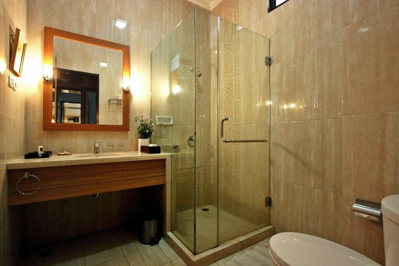 Grand Ussu Hotel & Convention