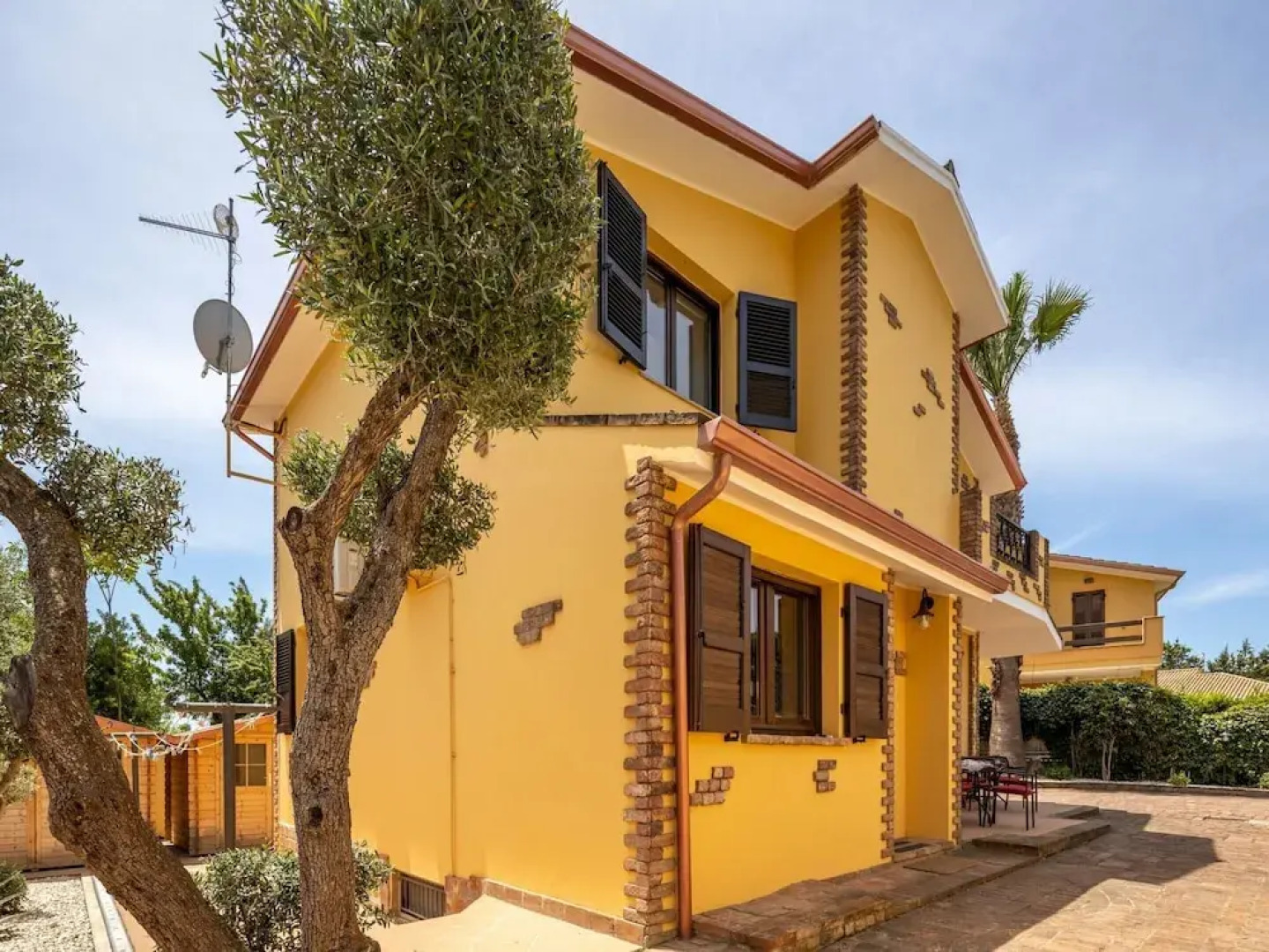 Apartment With Exclusive Swimming Pool