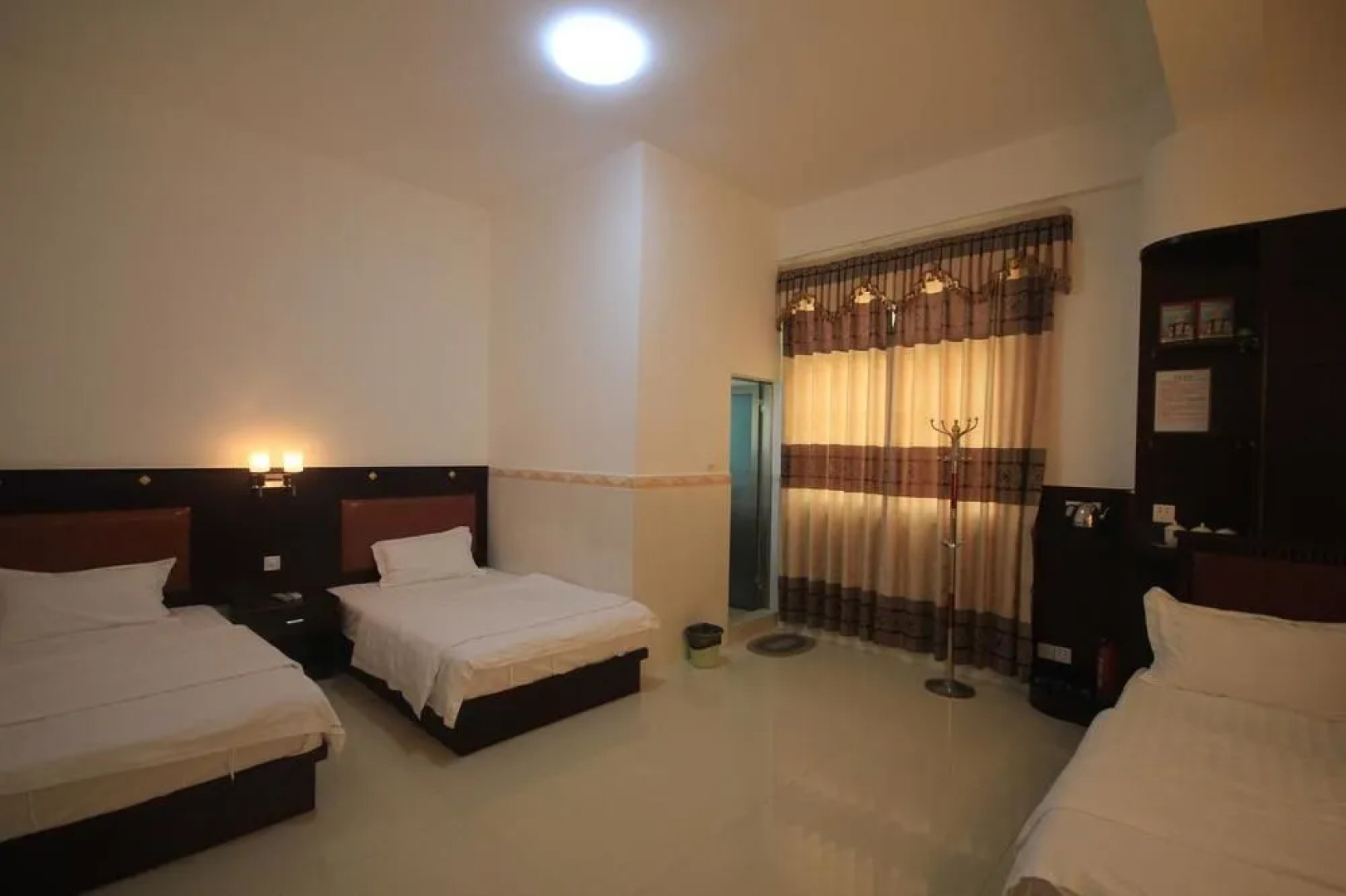 Yangjing Hailing Island Longhao Hotel