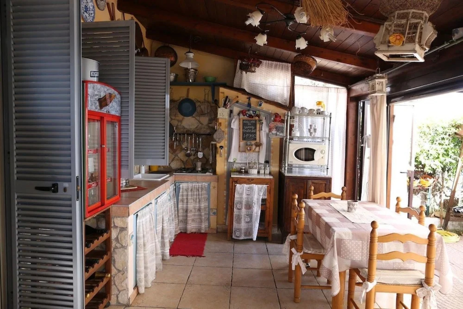 Panoramic Shabby Home