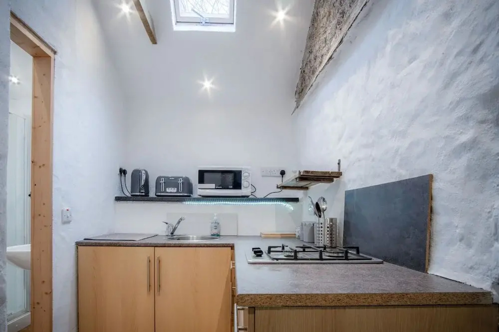 The Anchor Light - Freshwest Beach Retreat