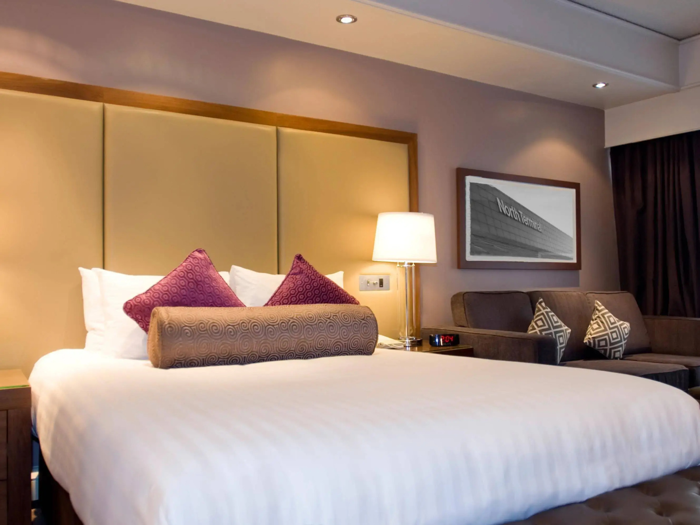 Sandman Signature London Gatwick Hotel