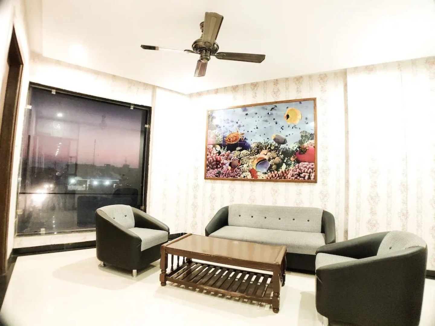 Hotel Landmark Residency
