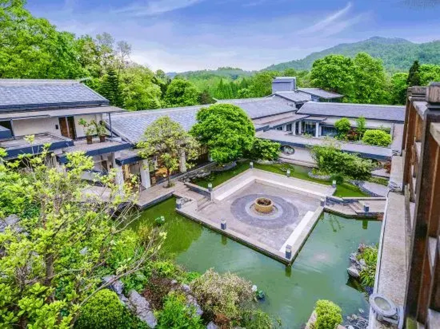 Anshun Dragon Palace Bieyuan