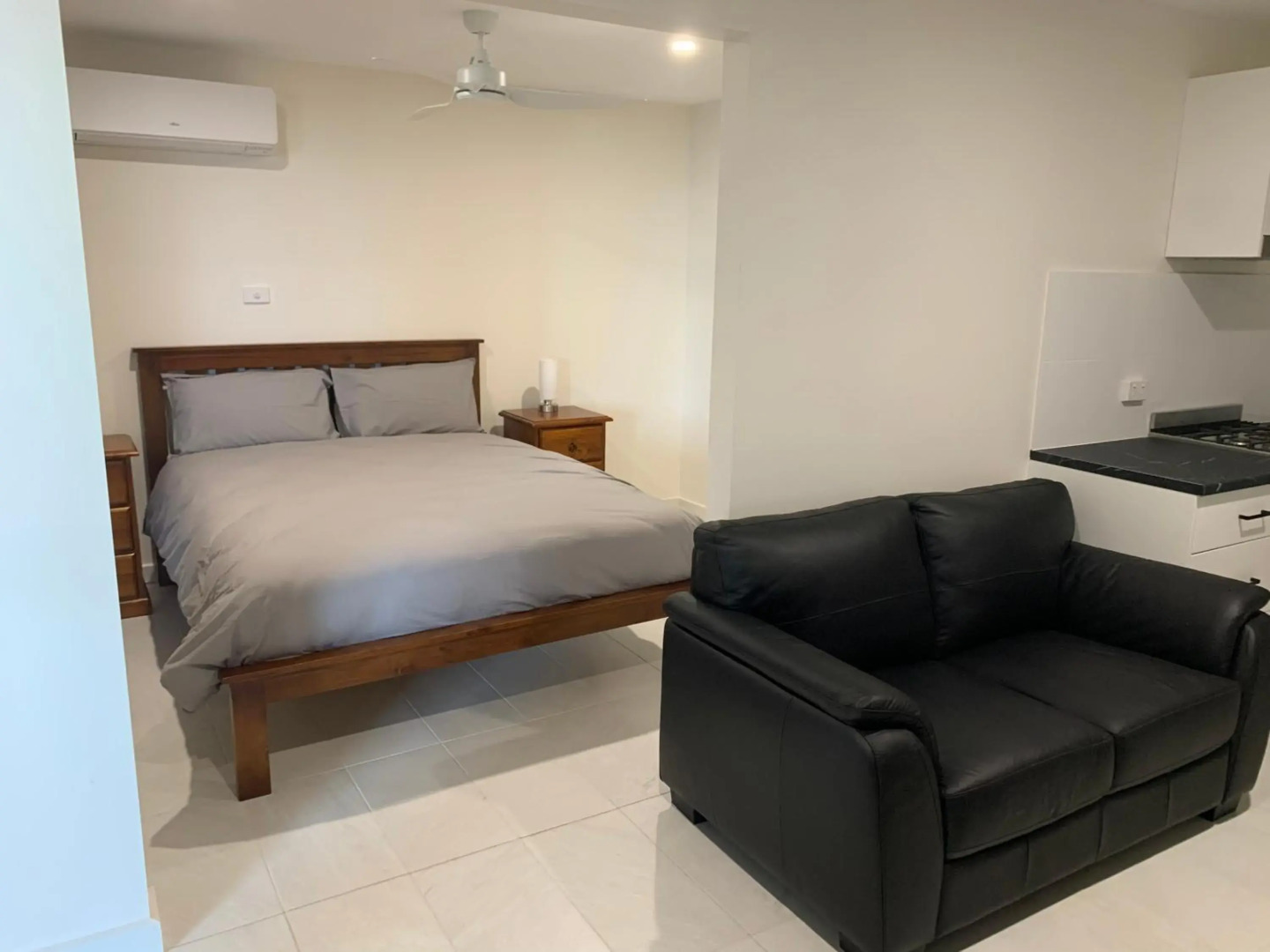 Beachside & Jetty View Apartment 4 - First Mate Apartment