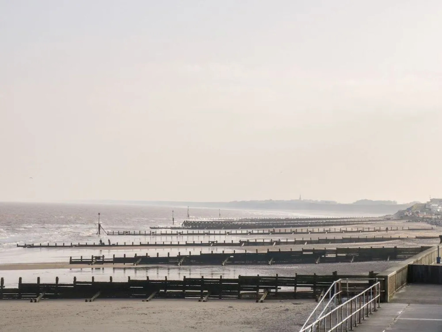 Superb detached lodge located on Skipsea Sands