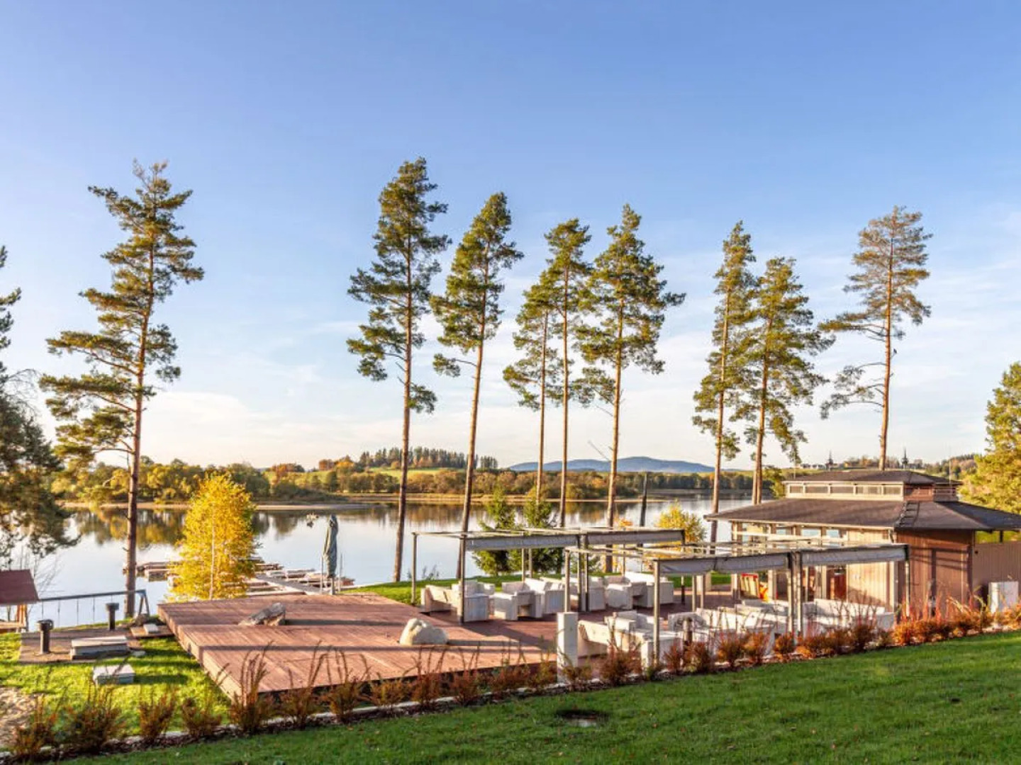 Lakeside Village (+ sauna) 27377