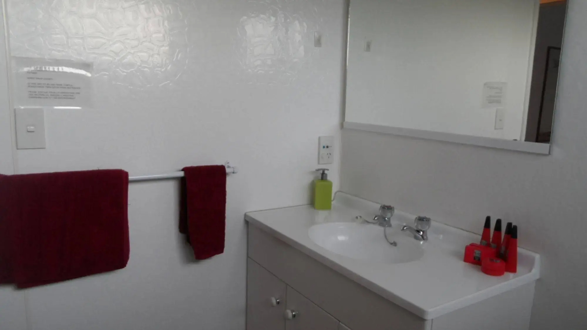 Thornton Lodge Motel