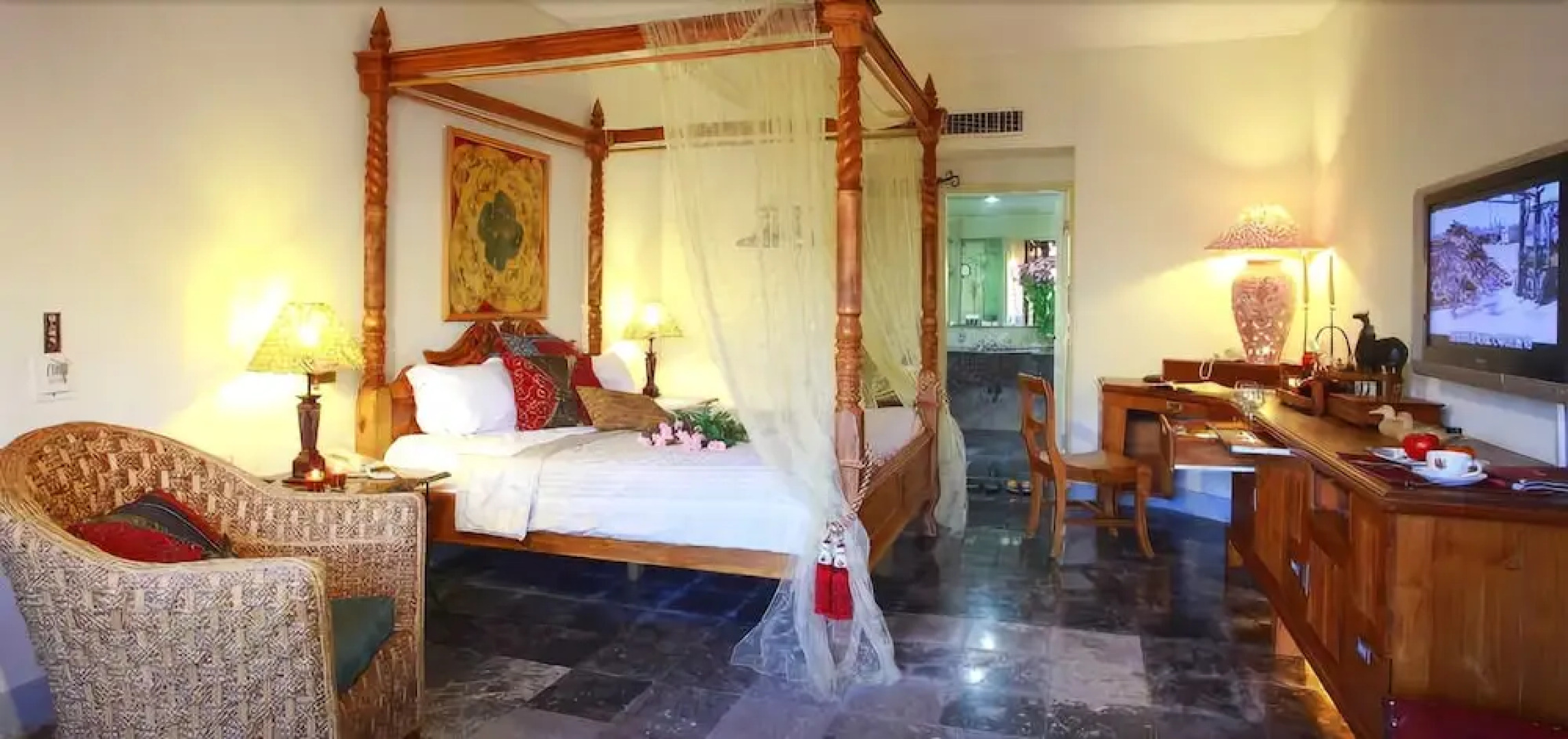 Swan Lake Villa Resort