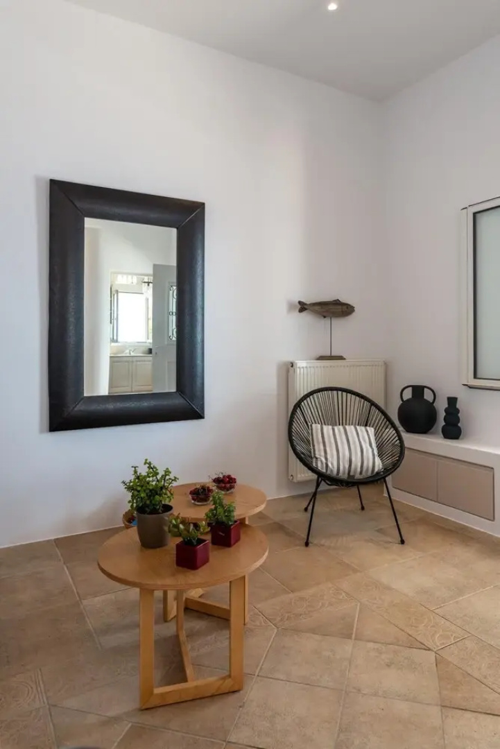 La Chapelle Est and Ouest in Tinos