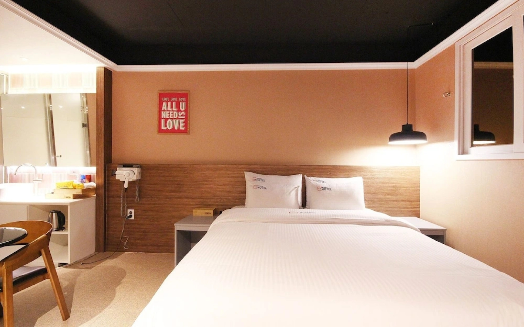 Yeongju Case Business Hotel