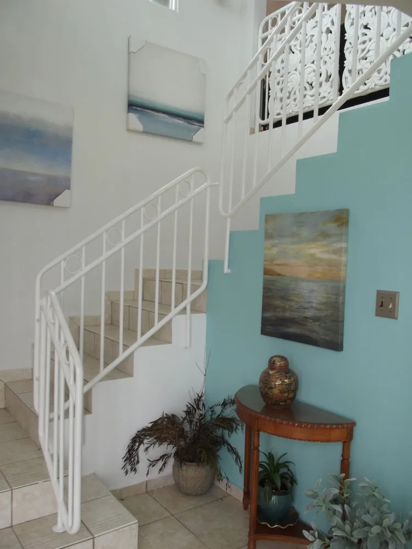 Beautiful Home At The Hill With Private Pool