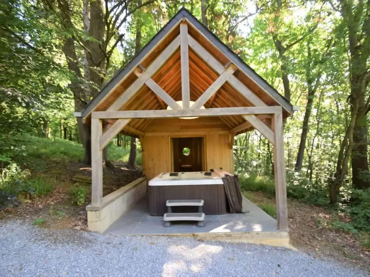 Vintage Villa with Hot Tub & Infrared Sauna in Ardennes