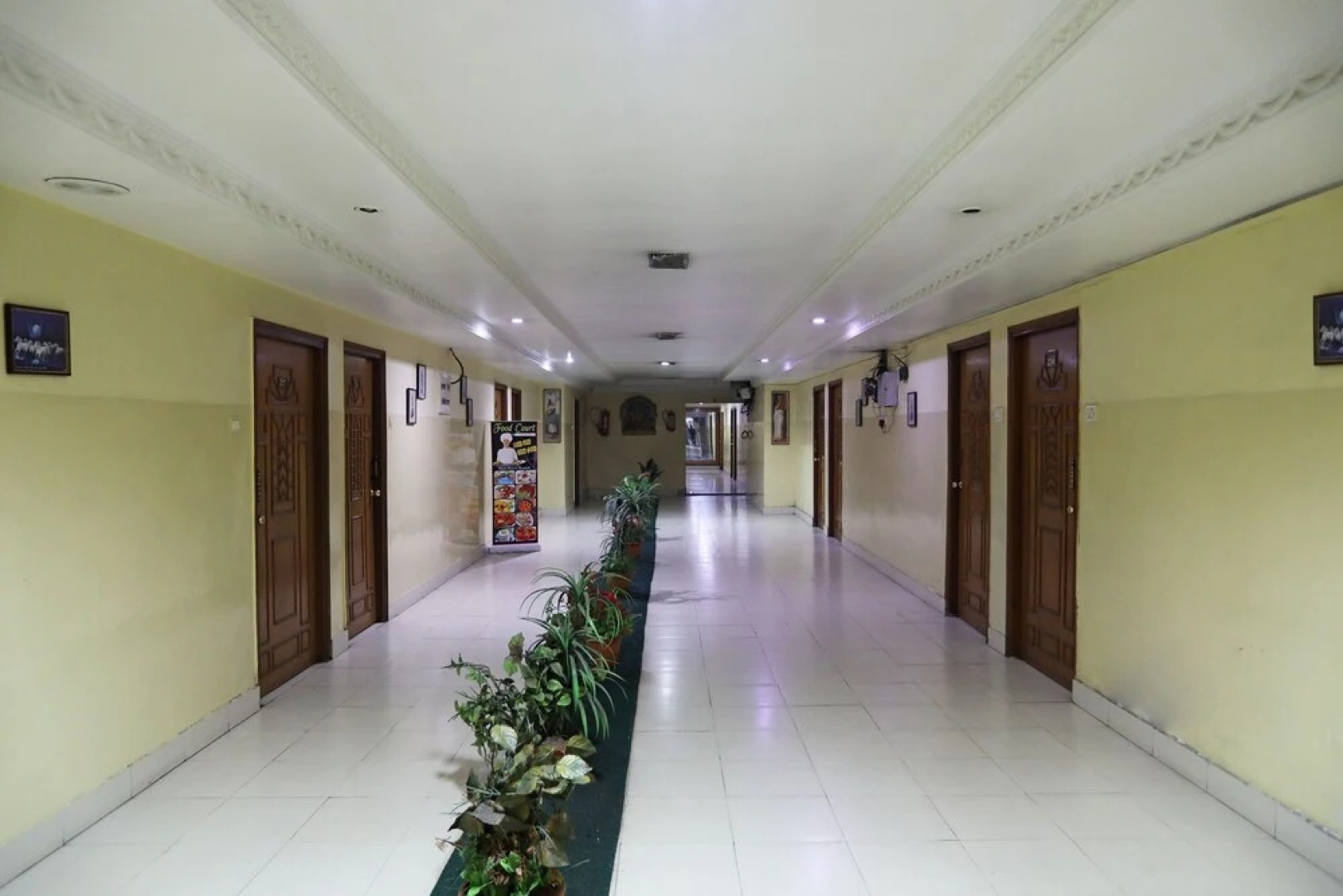 Hotel Parbati International