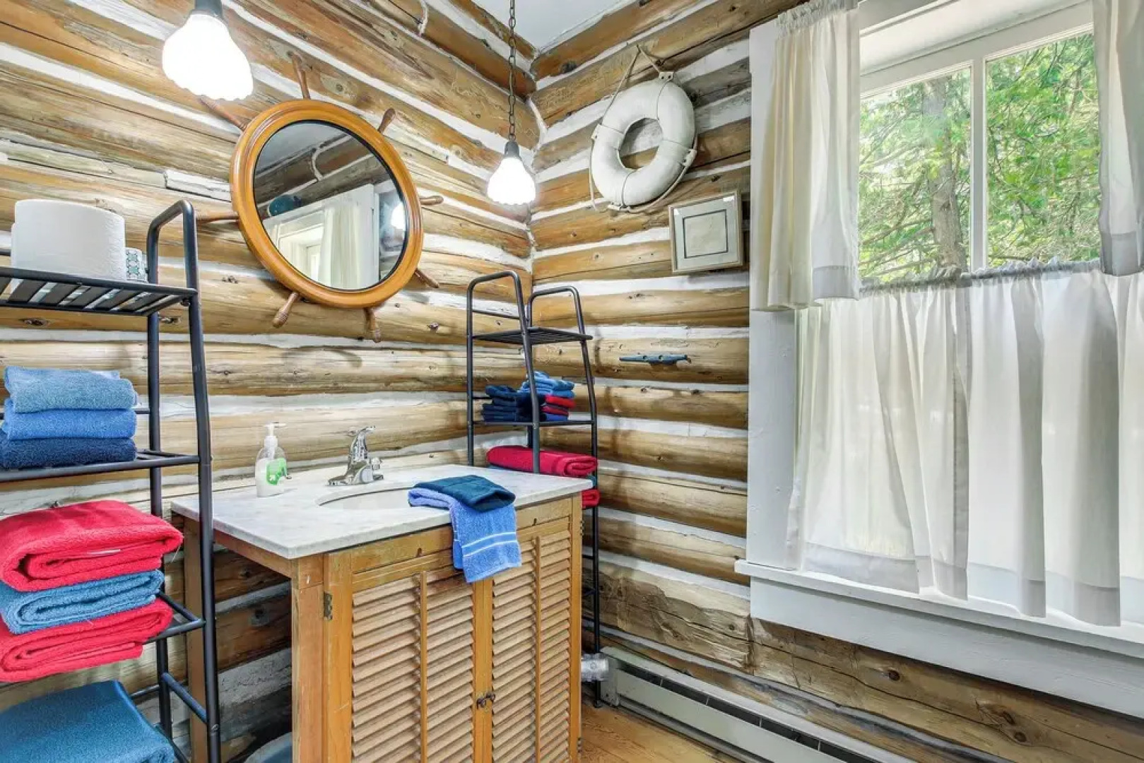 Baileys Harbor Cottage w/ Dock: Steps to Lake!