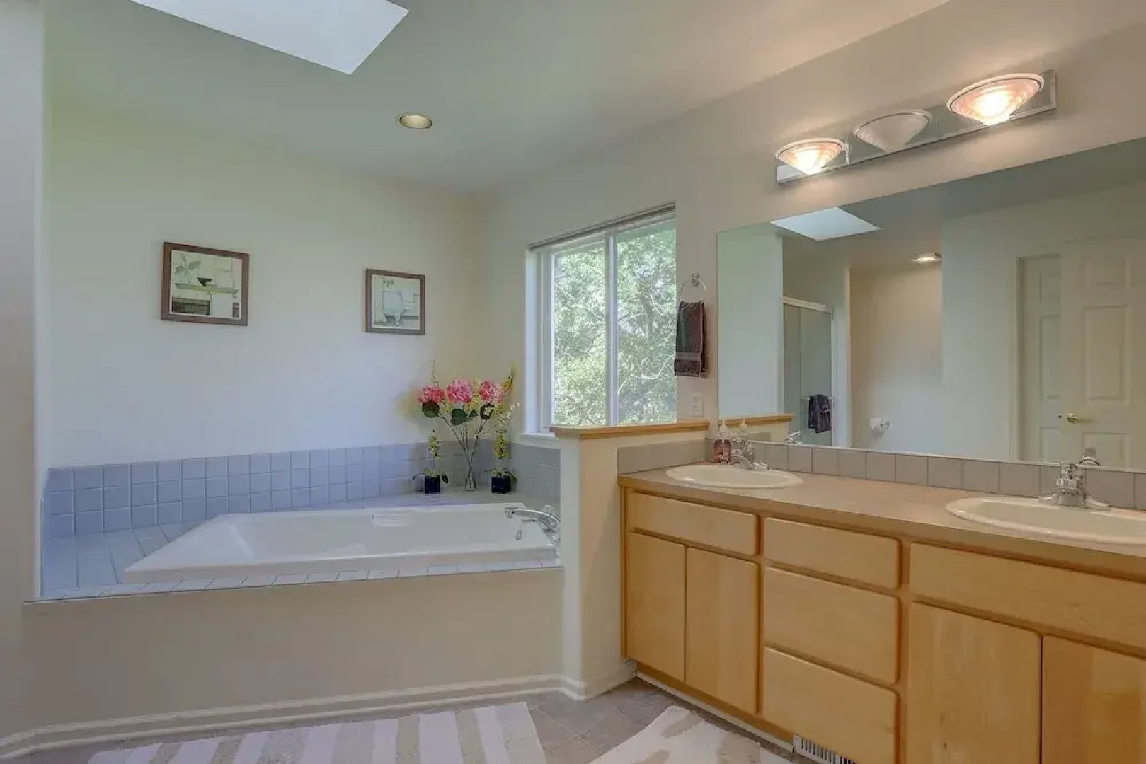 Amber Sunset 3 Bedroom Home by RedAwning