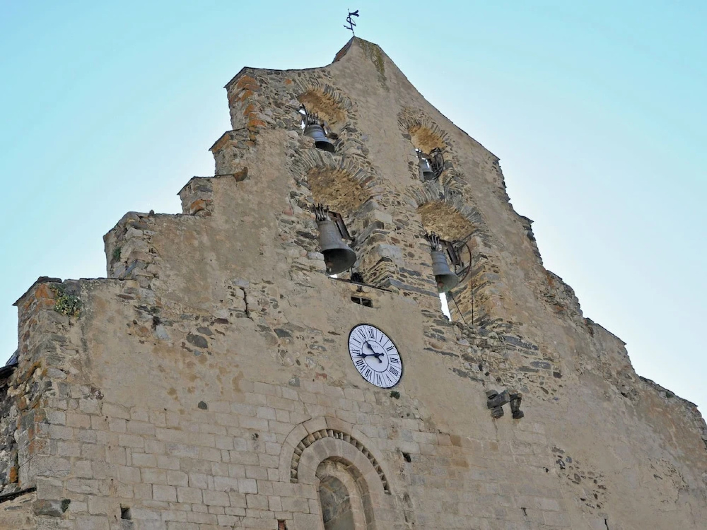 Inviting Villa in Ayguatebia-talau With Garden