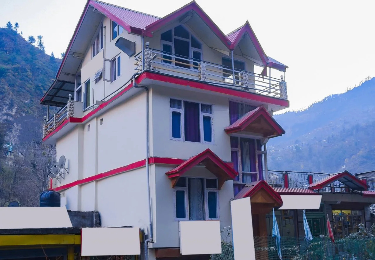 Hotel Mansarovar by OYO