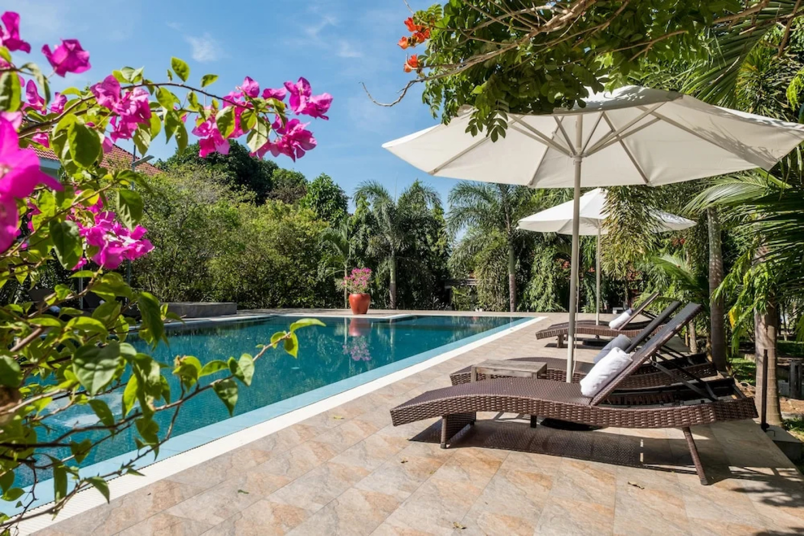 Le Coco De Mer Bungalows & Restaurant