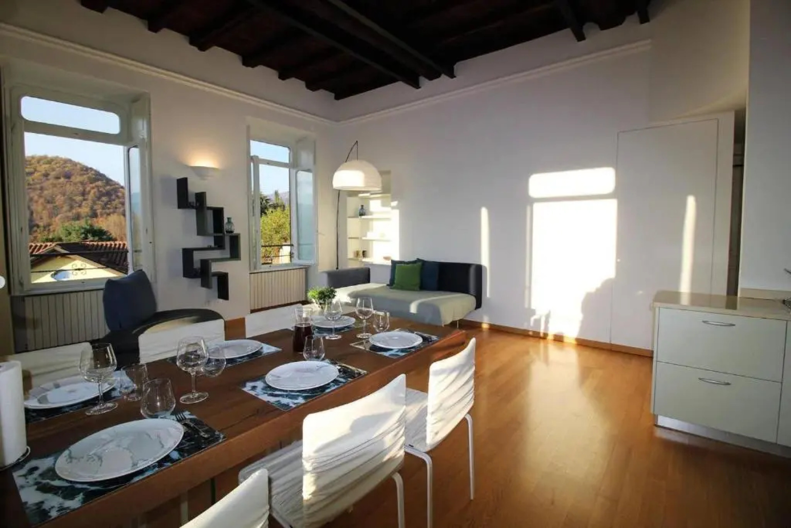 Bellavista Prestigious Apartment With Lake View