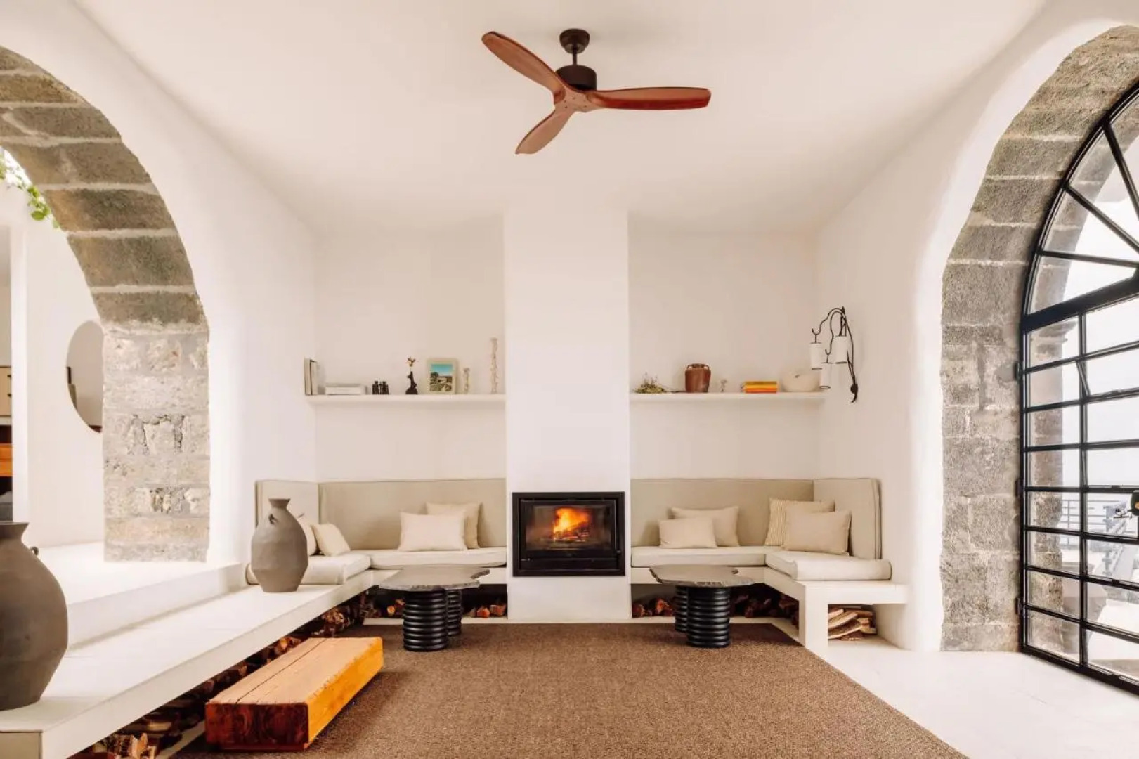 White Exclusive Suite & Villas