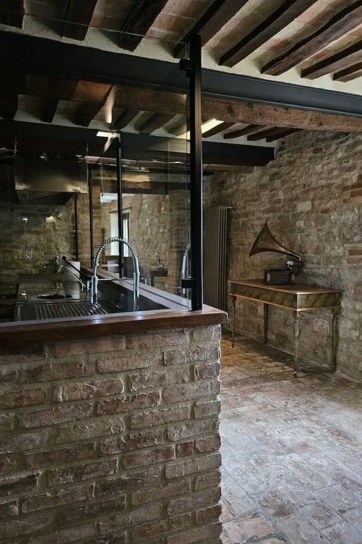 Rocca Contrada relais