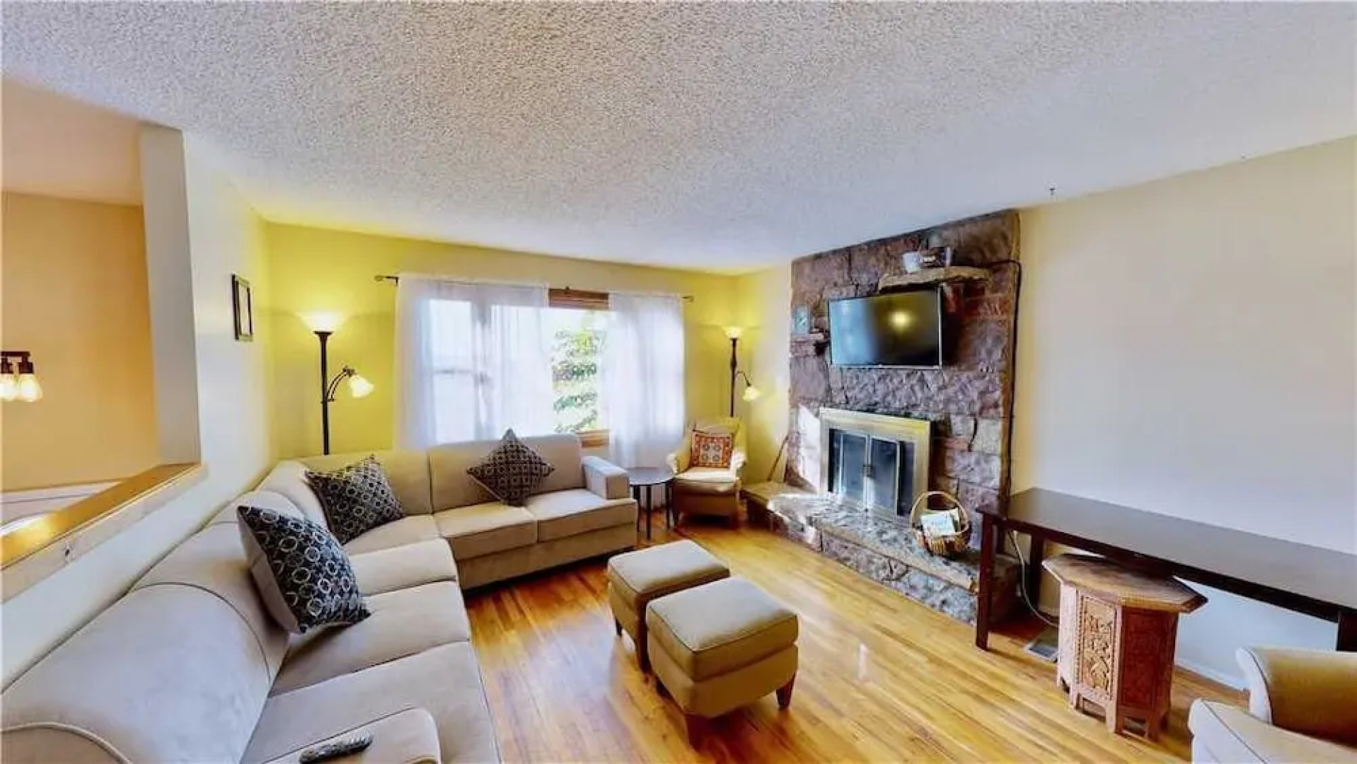 On the Rocks BnB by RedAwning