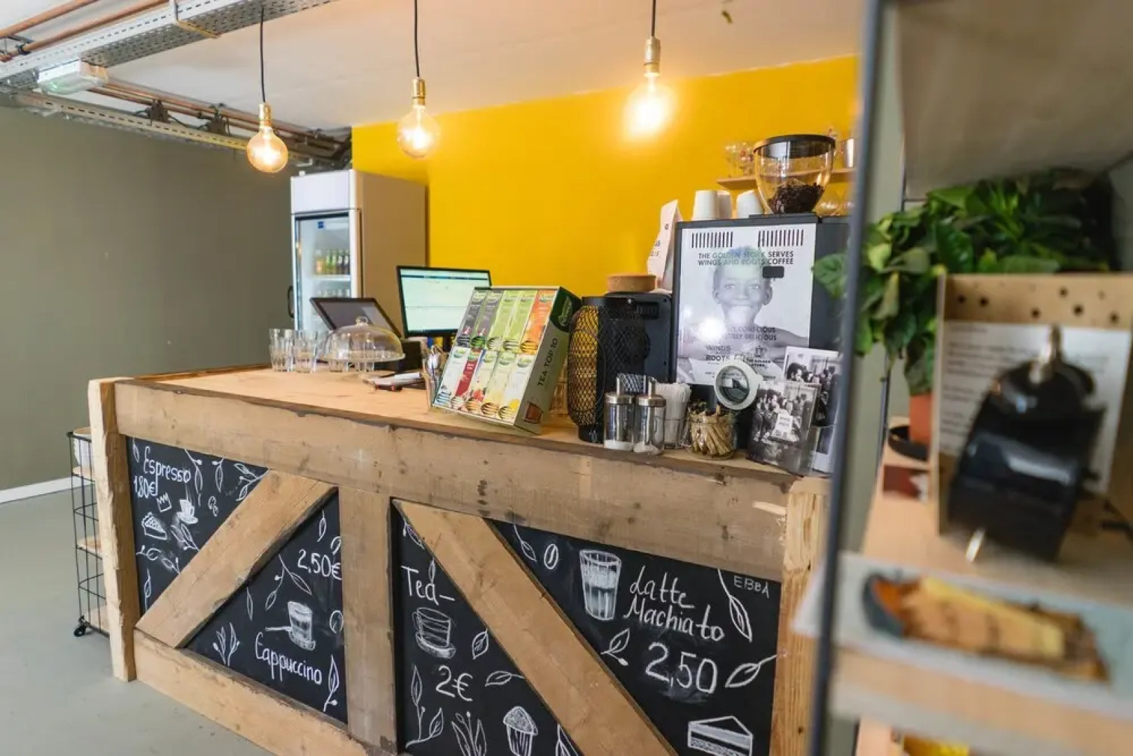 The Golden Stork - Hostel