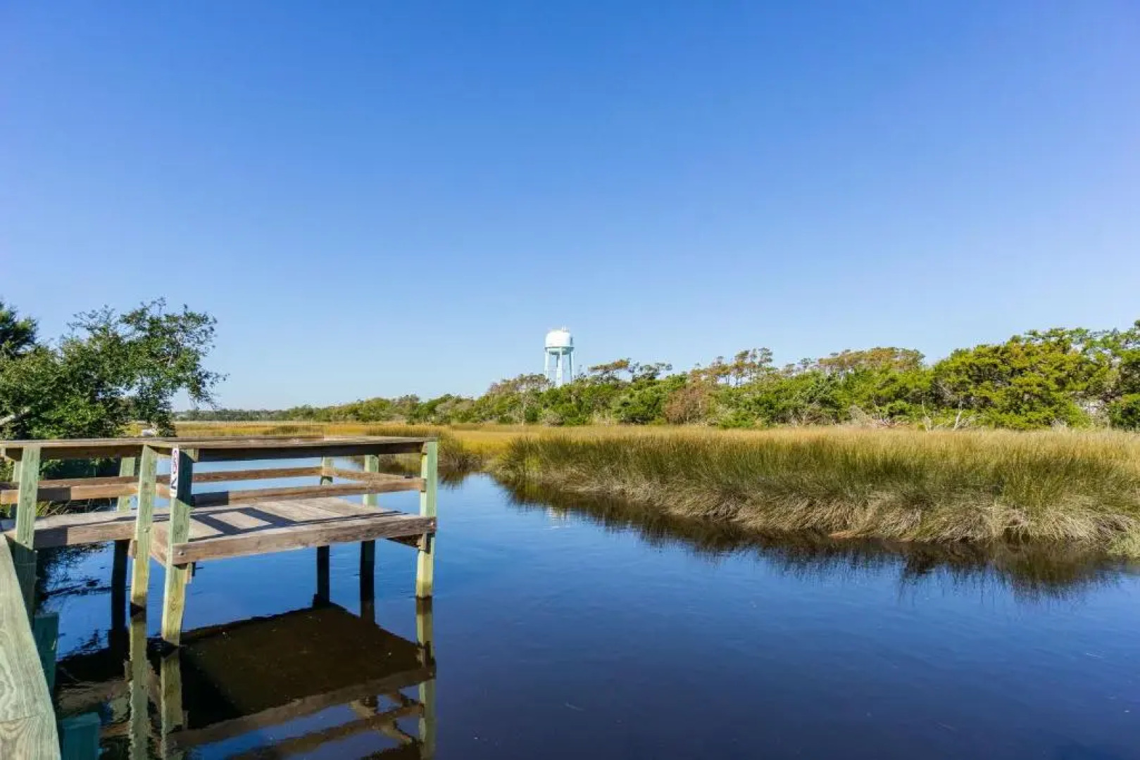 See Otter by Oak Island Accommodations