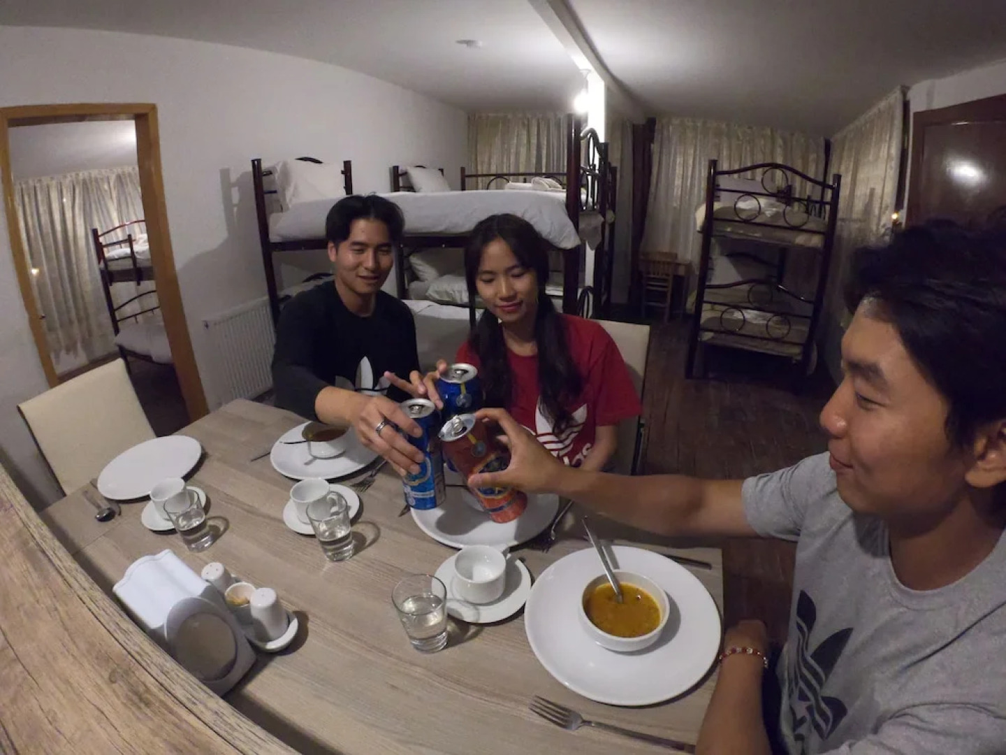 Cave seasons deluxe hotel