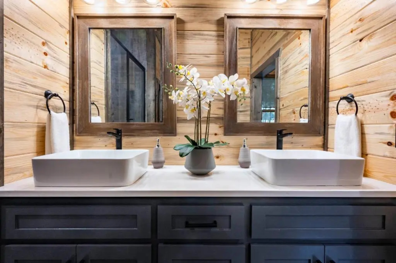 Vacana Unplugged, Sleeps 6, HotTub, FirePit, Pet Friendly