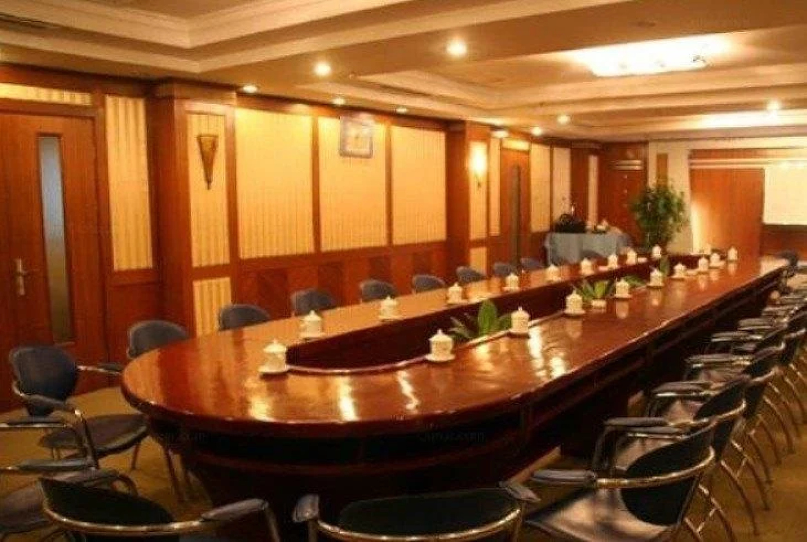 Qinhuangdao Xiadu Garden Hotel (People's Square)