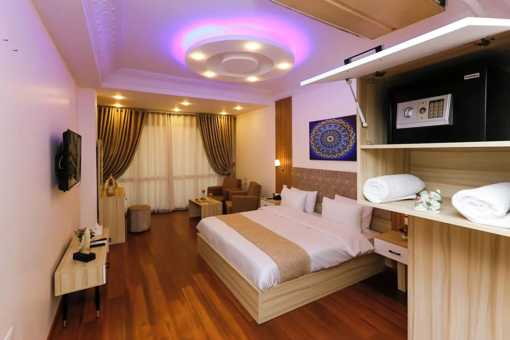 Pyramid Edge Hotel & Exclusive Pyramids View Rooftop