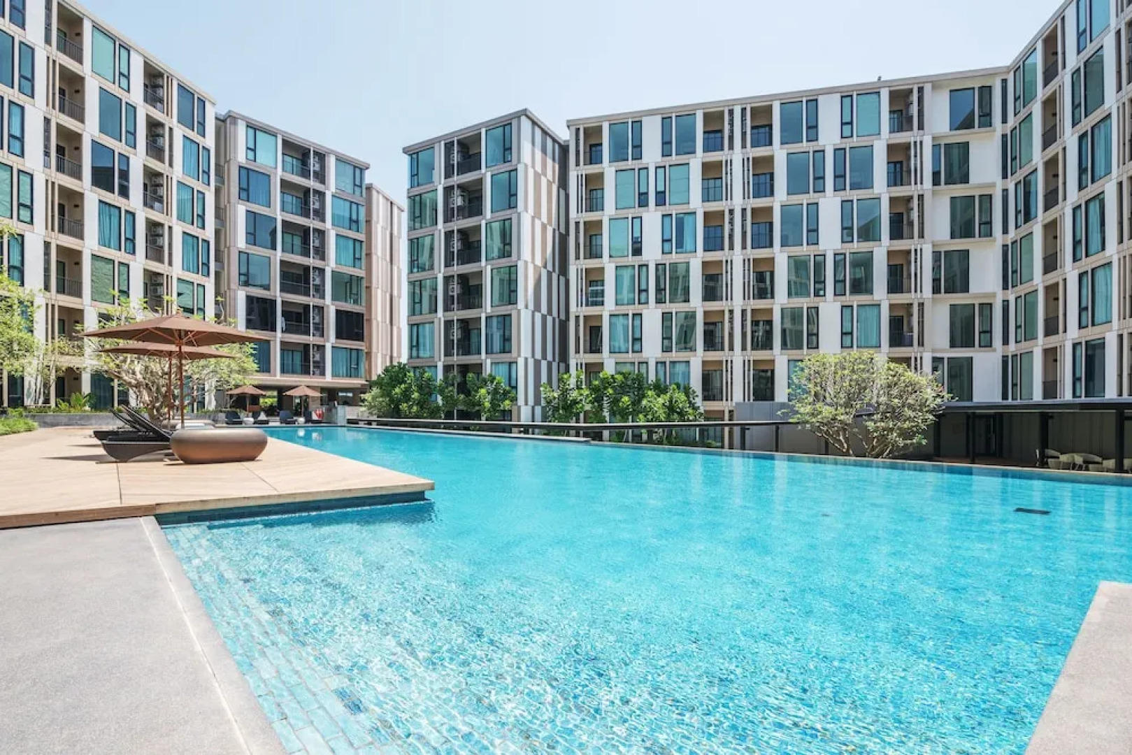 Favstay - The Base Uptown Phuket