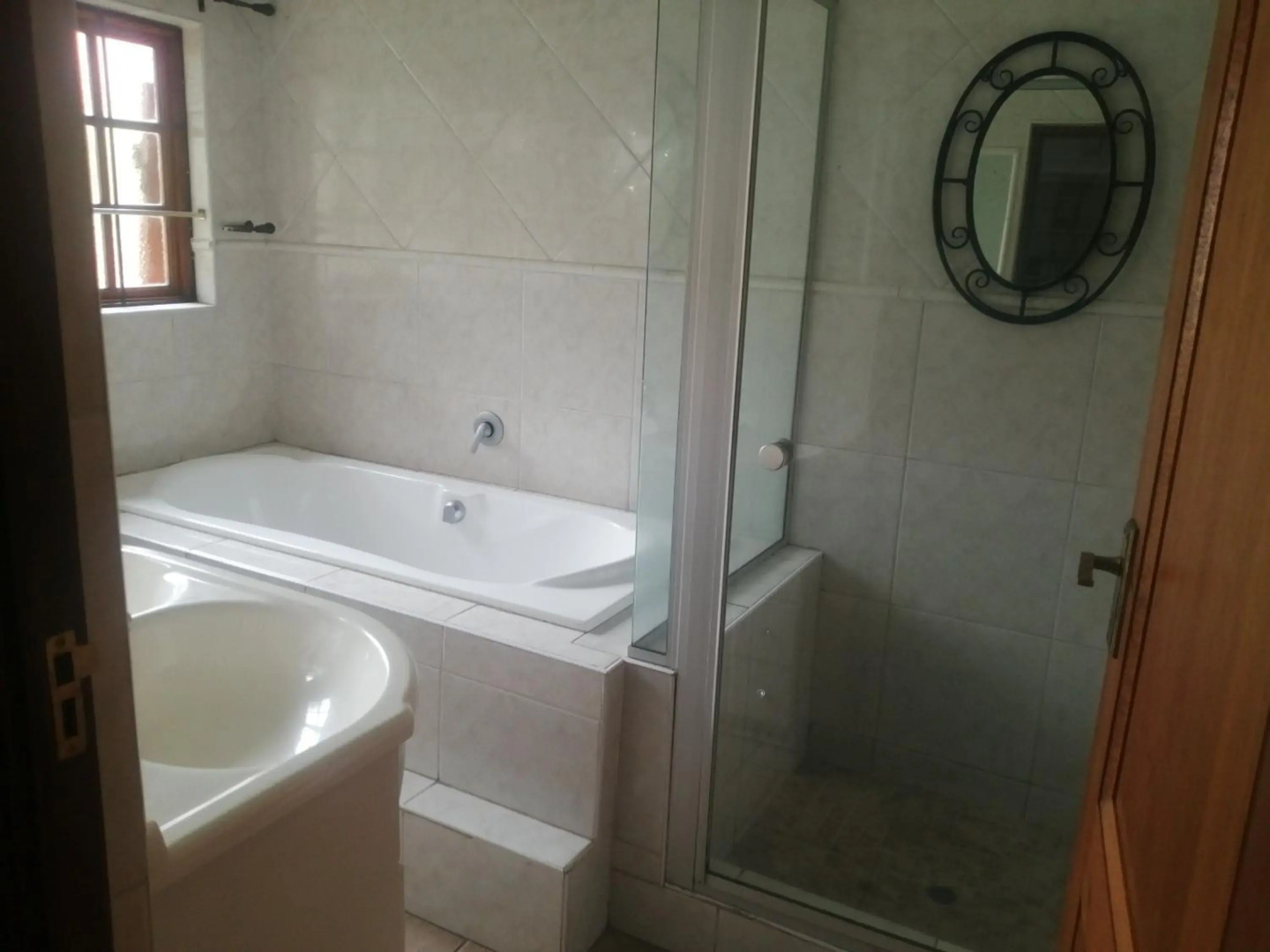 24 Onvrey Guest House