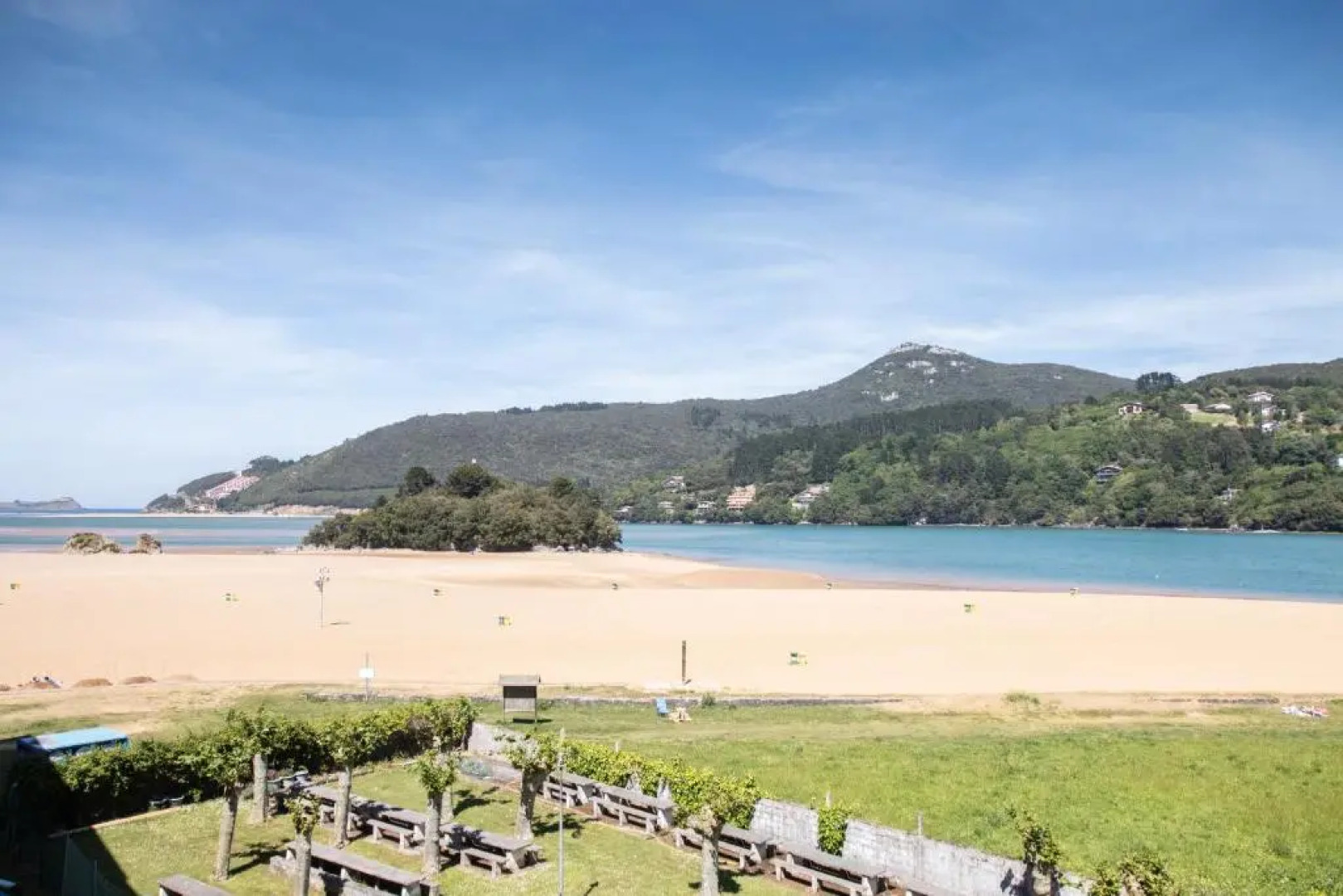 Sukarrieta apartment by People Rentals