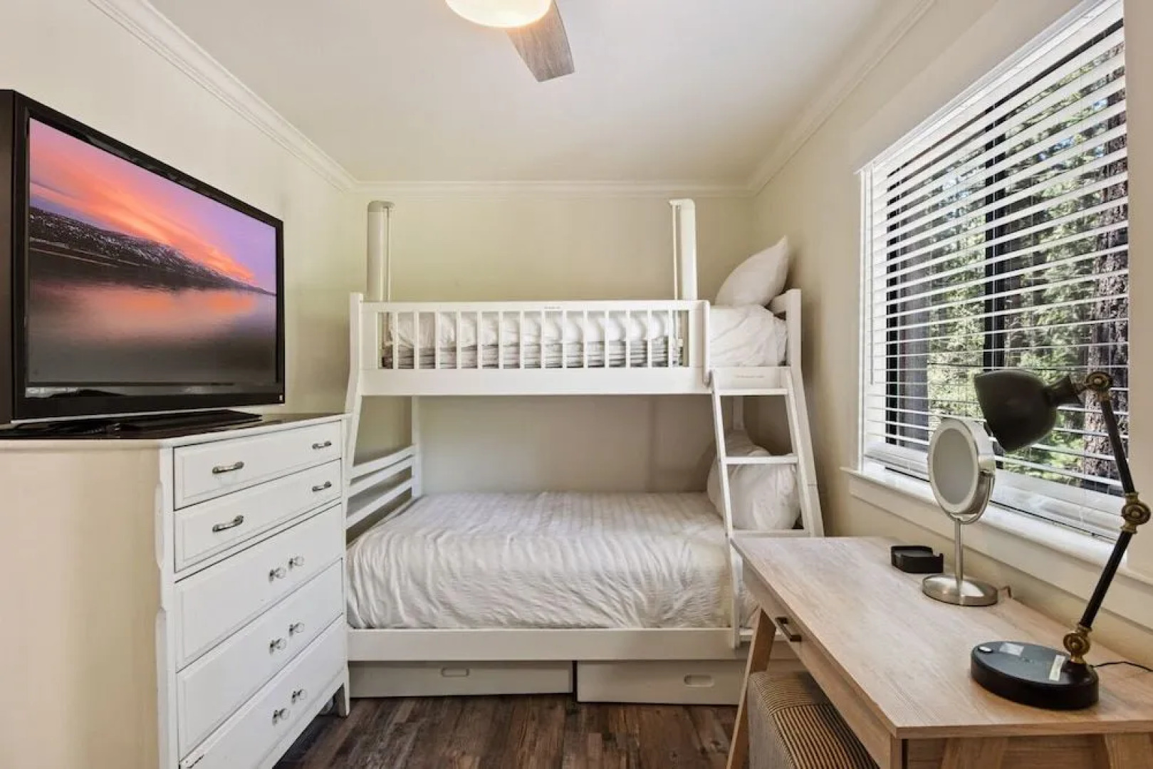 Incline Bliss Dreamy Pet Friendly Escape