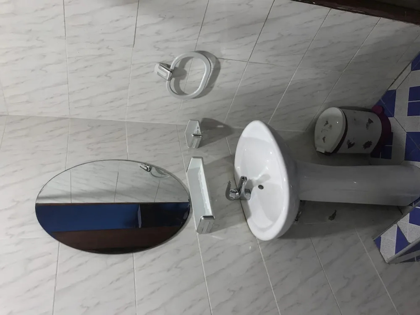 Menyinda Hotel and Restaurant