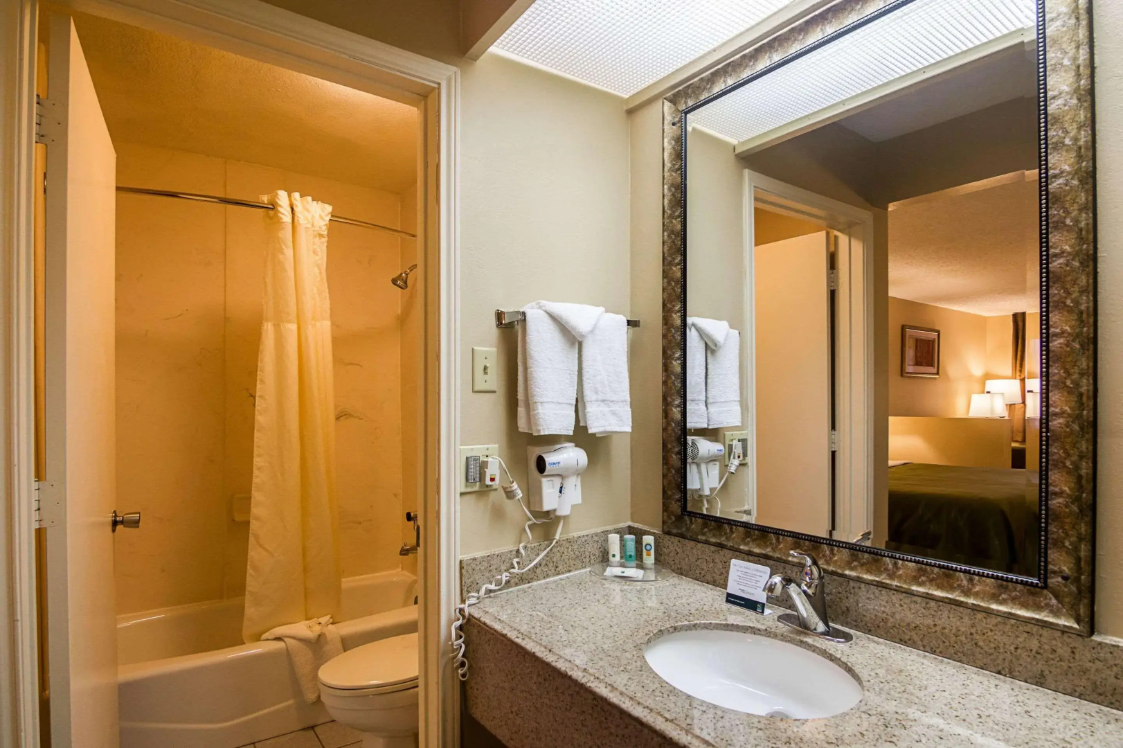 Quality Inn & Suites Garland - East Dallas