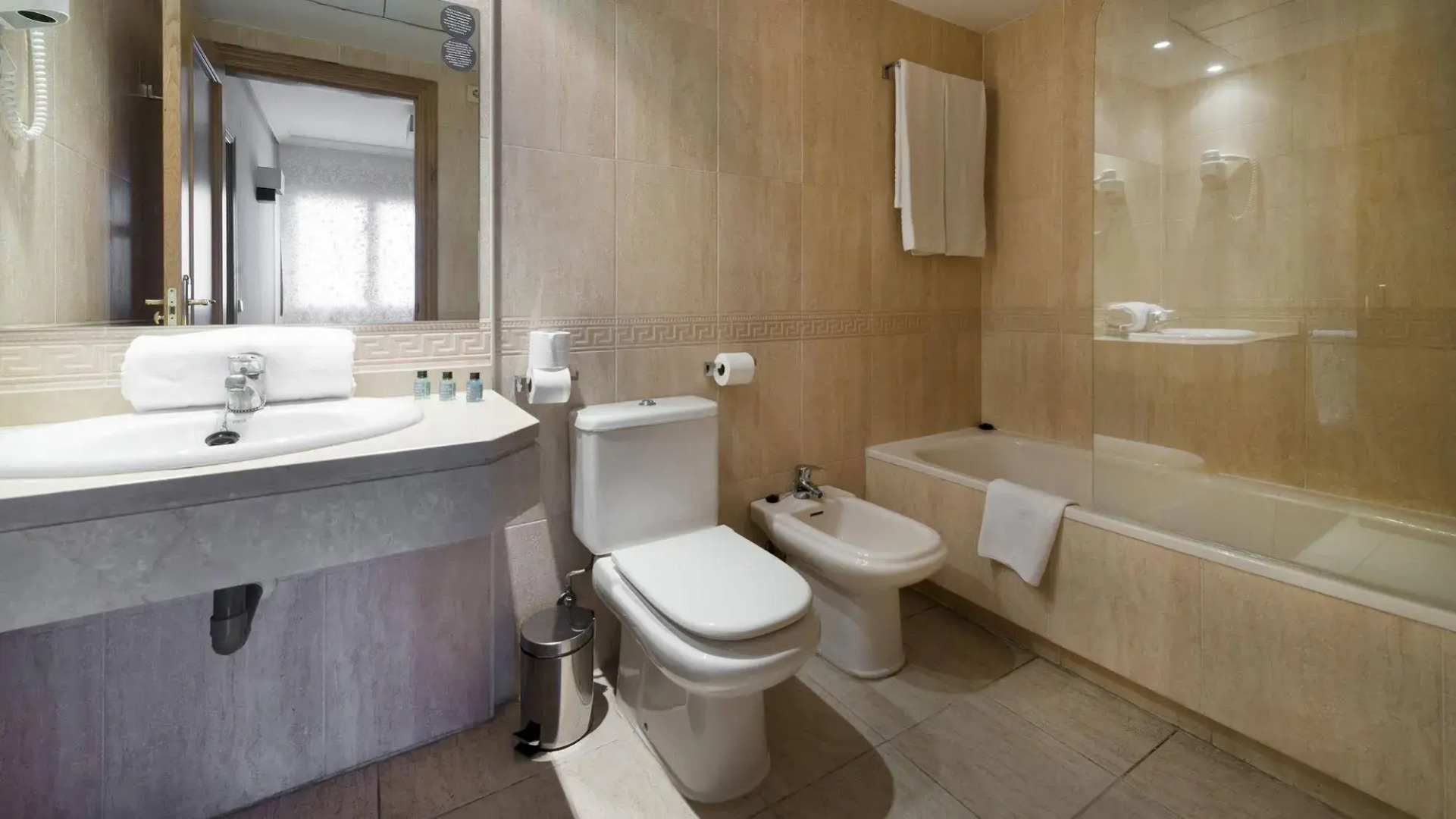 WooTravelling Plaza de Oriente HOMTELS