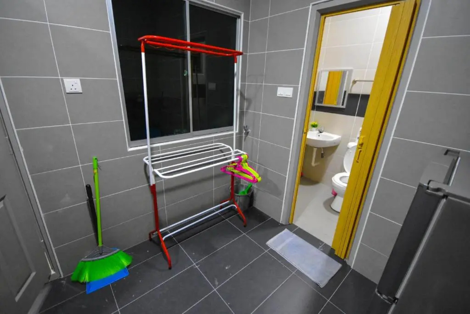 275 Sitiawan Homestay