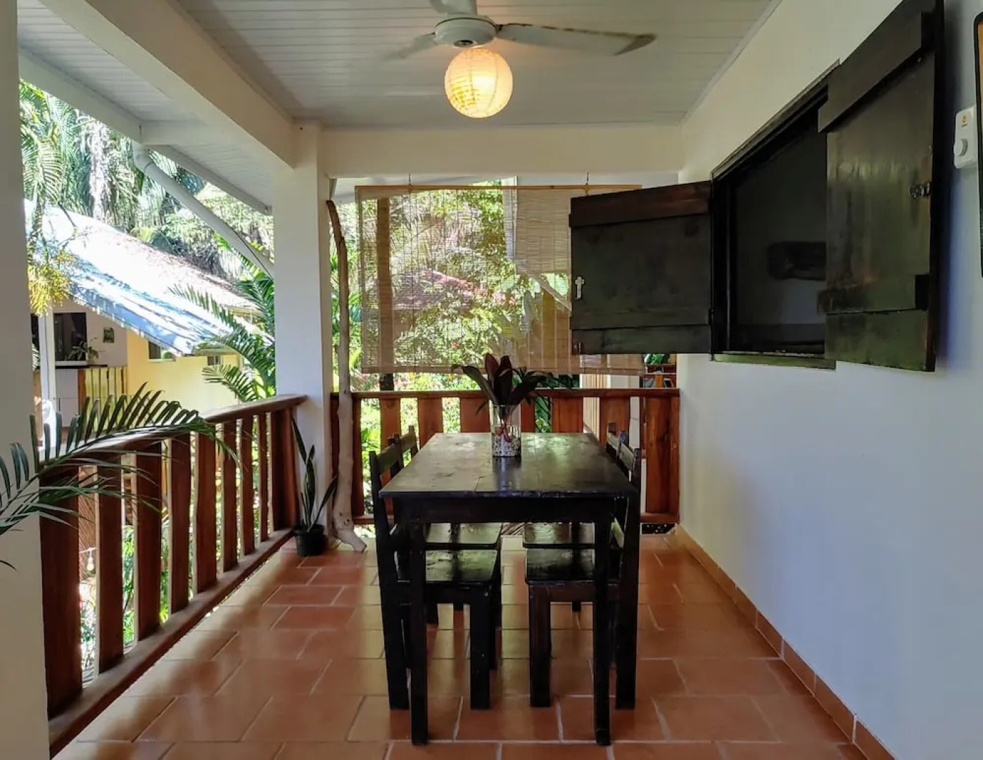 Colibri Surf House & Flats