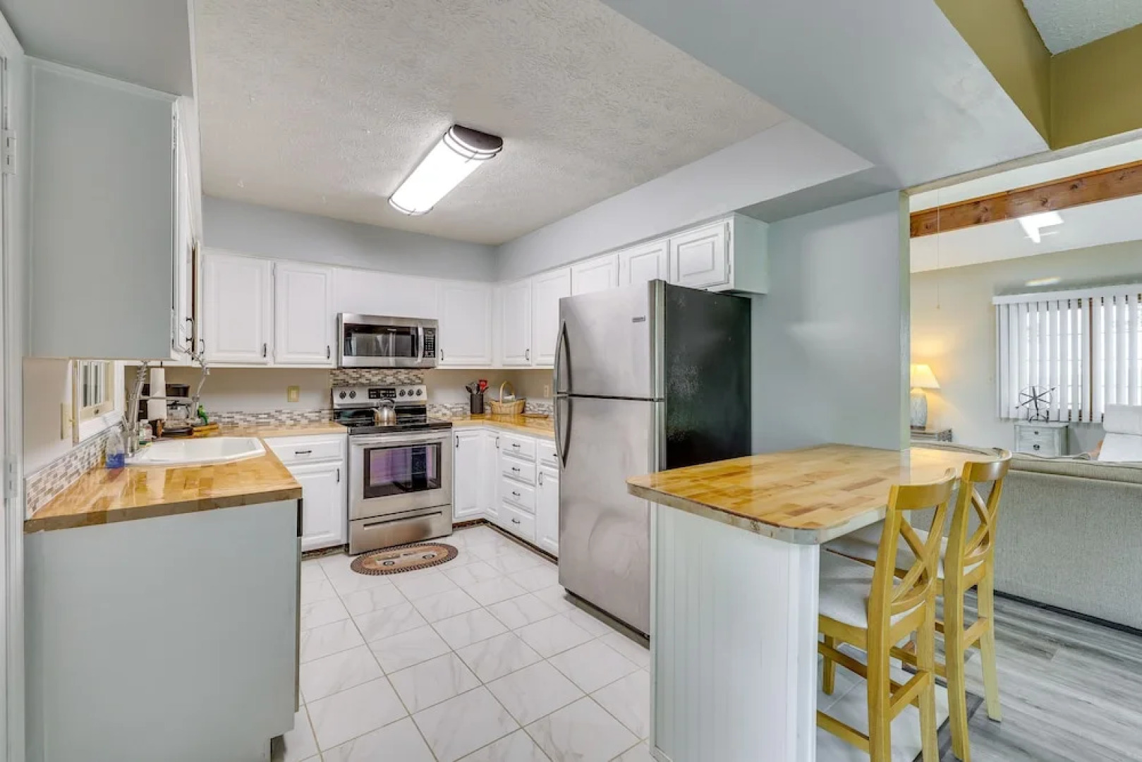 Ozark Mountain View Retreat w/ Hot Tub!