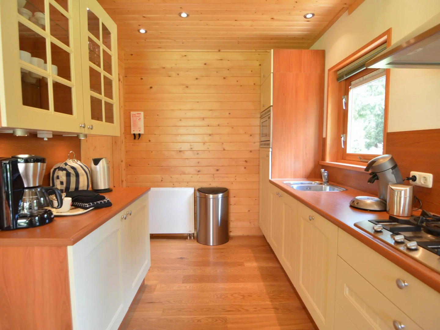 Beautiful wooden villa on a large private site on the Veluwe