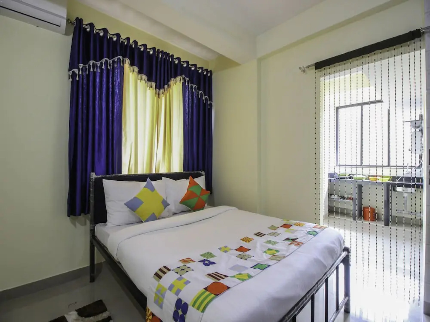 OYO 15927 Home Spacious Studio Reis Margo Fort