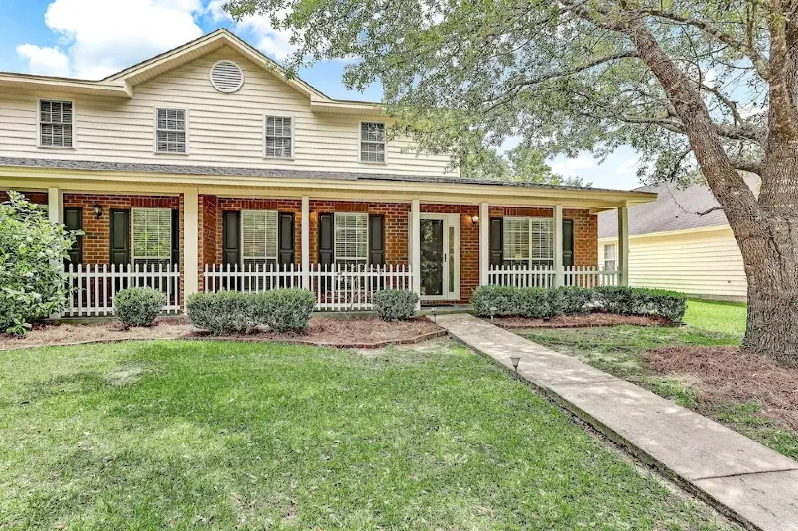 Soothing Savannah Townhome With Patio!